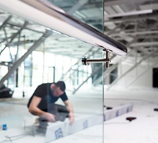 Bellview, FL highly skilled glass repair technicians