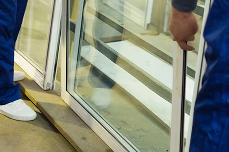 Commercial Glass Repair Technician in Bellview, FL